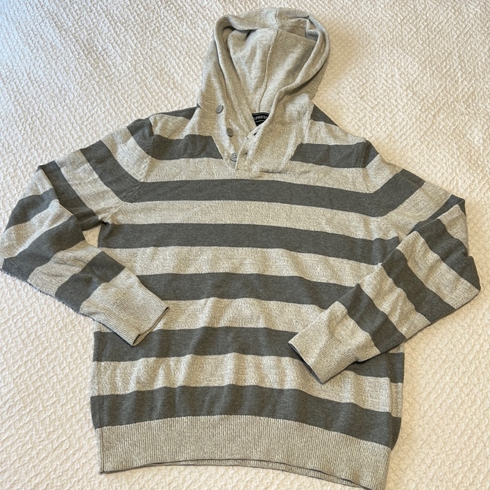 Express sweater with hood, light material, size medium